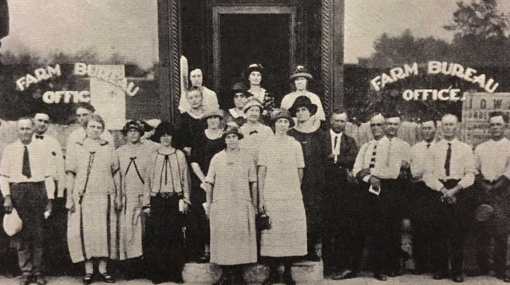 Fayette County Farm Bureau leaders in 1925.