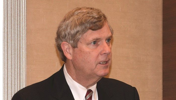 Vilsack will try to end battle over GMO labels