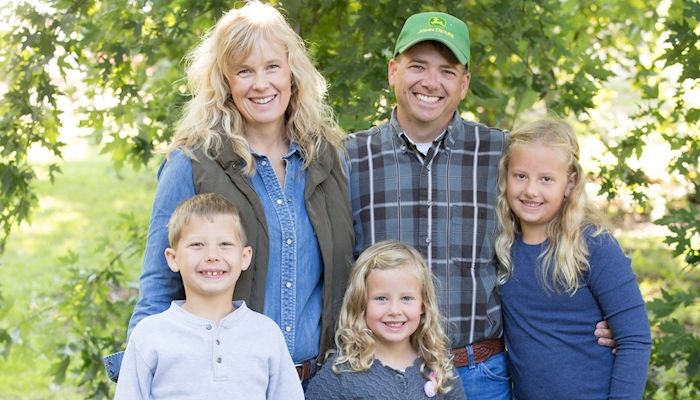 Book offers glimpse of an Iowa beef farm from a kid’s-eye view