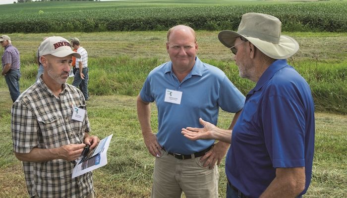 Illinois FB finds plenty of interest in Iowa conservation