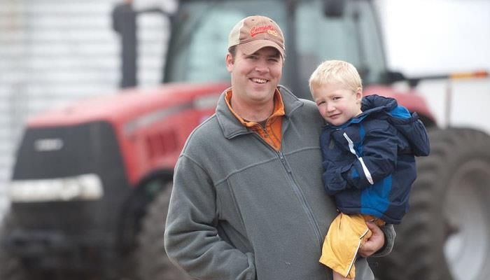 Iowa Farm Bureau programs support young farmers