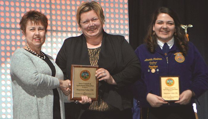 Maquoketa Valley district earns Iowa’s  2017 top agricultural education award