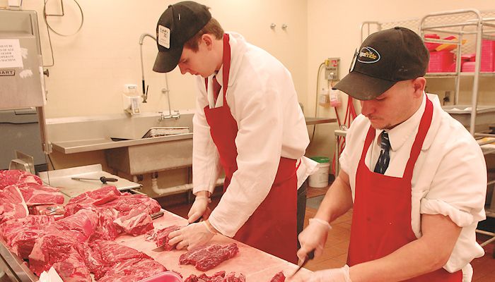 Steaks from Omaha lead beef export push to China