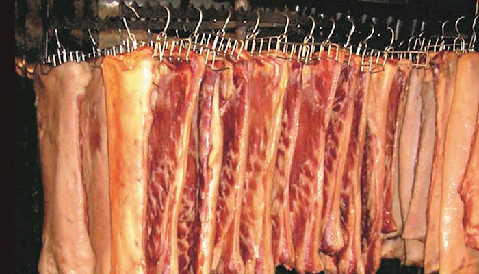 Bacon sizzles as Americans make clear food choices