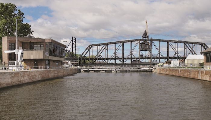 Concerns rising about deteriorating conditions of locks and dams on the Mississippi River