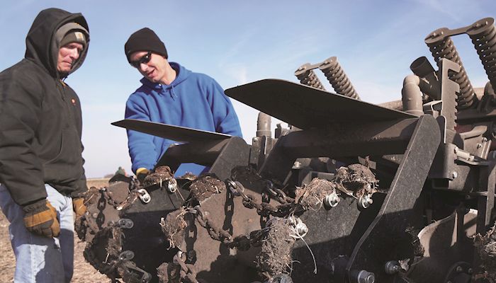 Northern Iowa family opts for conservation tillage 