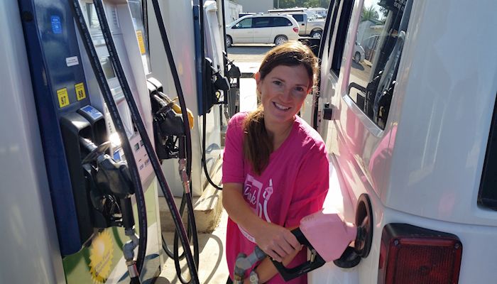 Iowa E15 retailers kick off  Pink at the Pump campaign