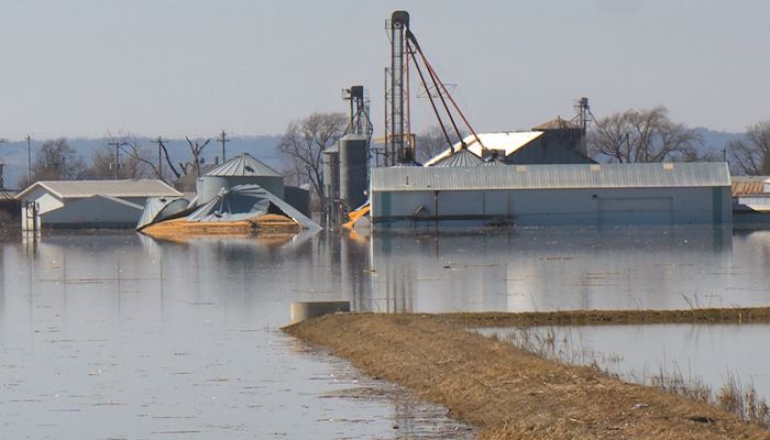 Iowa farmers are slammed  by flooding 
