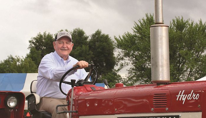 U.S. ag secretary views Iowa from a tractor seat