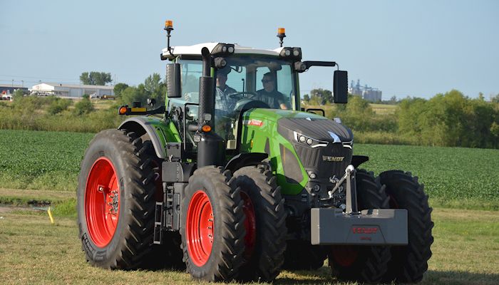Fendt aiming to gain traction in row-crop market 