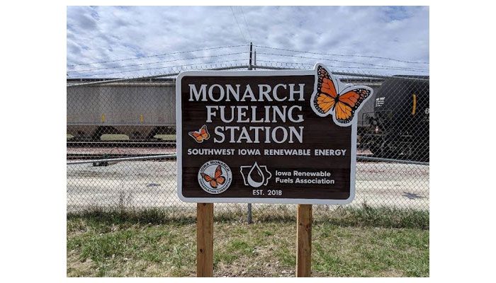 Monarch fueling station