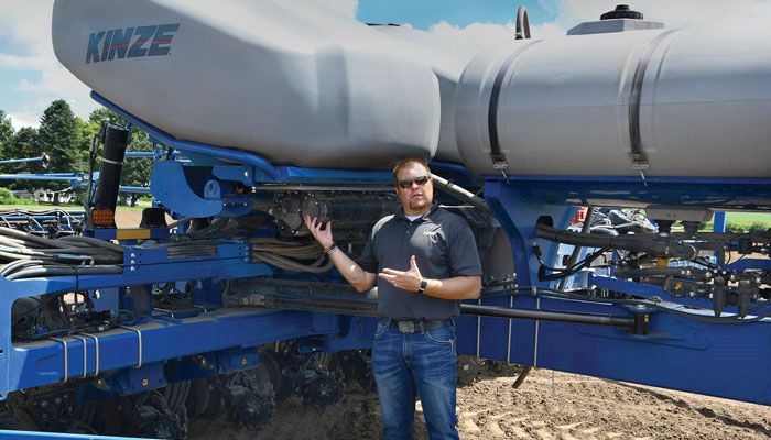 Kinze Brad Niensteadt