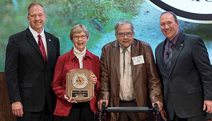 Nationally-recognized seed company founder and farm family presented Distinguished Service to Ag Award at 99th Iowa Farm Bureau Annual Meeting