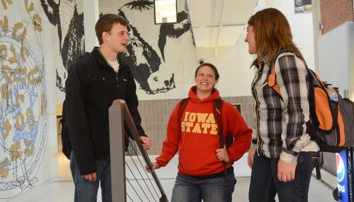 Iowa Farm Bureau $2,500 renewable scholarship applications due Feb. 26