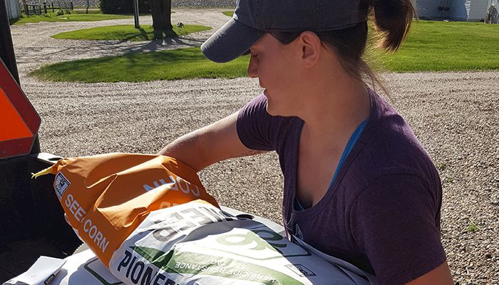 Loading seed corn