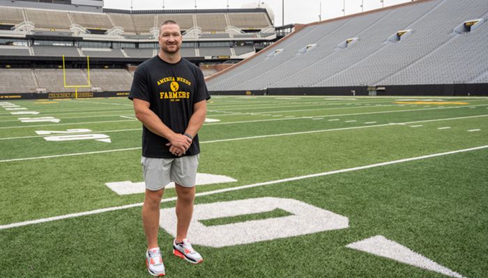 Iowa Farm Bureau and University of Iowa Athletics announce former Hawkeye great and Super Bowl champion Bryan Bulaga as 2023 America Needs Farmers (ANF) Wall of Honor recipient