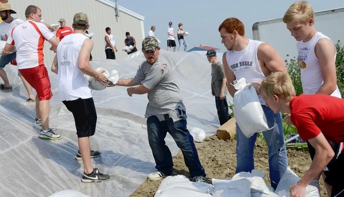 Racing against time while Missouri flood waters rise