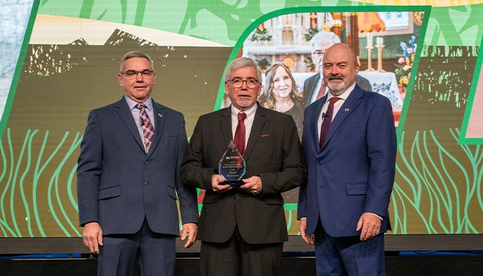McEnany and Uehling receive Service to Ag awards