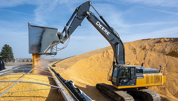 Farmers expect to plant fewer corn, more soybean acres 