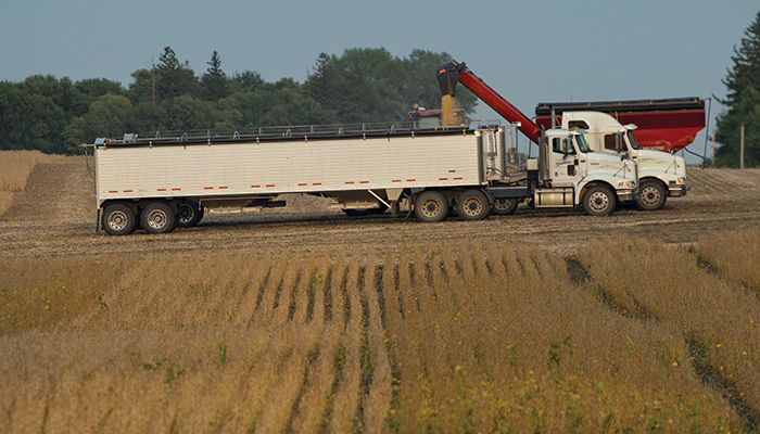 Trucking industry questions emissions rule 