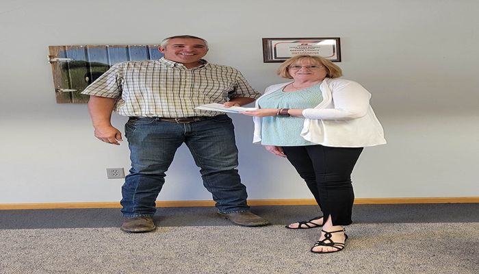 Donation made to the Fair Board