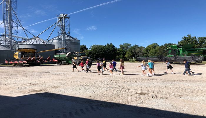 Fourth/fifth grade farm tour
