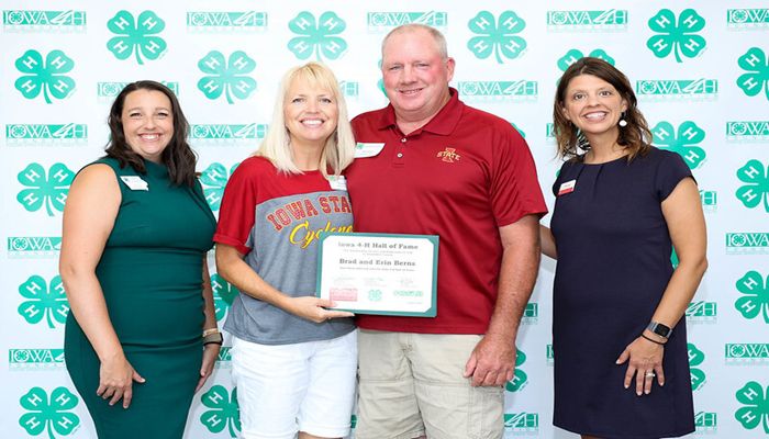 Brad and Erin Berns Inducted into Iowa 4-H Hall of Fame