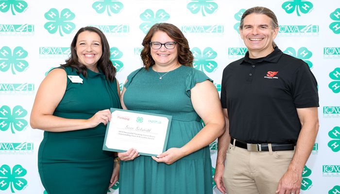 Winneshiek County’s Sara Schmitt Named 2024 Outstanding 4-H Leader