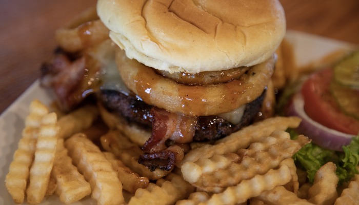 Halftime Bar & Grill has Iowa’s best burger 