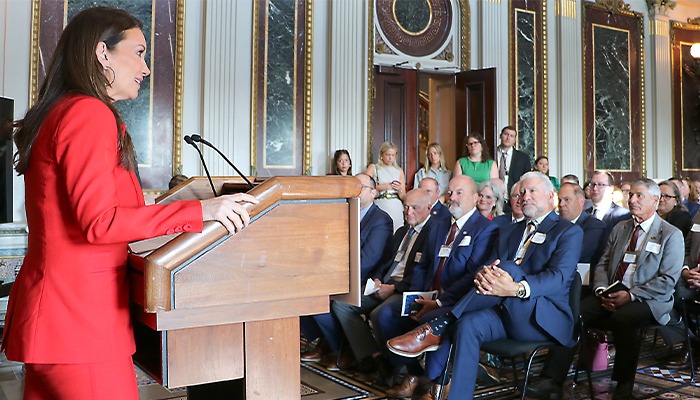 Johnson attends White House meeting 