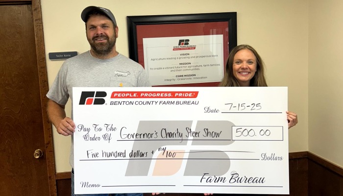  Farm Bureau Supports Iowa Governor’s Steer Show