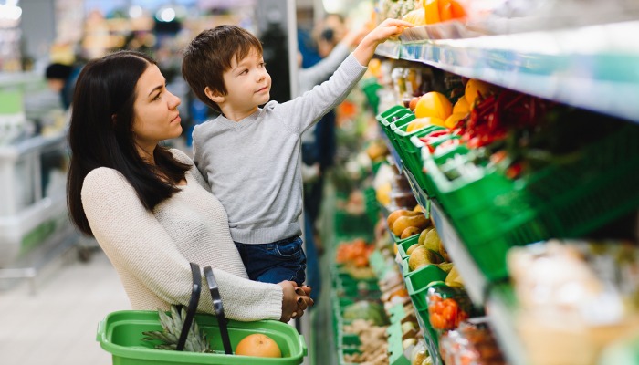 Smart grocery shopping tips to save money and support Iowa farmers