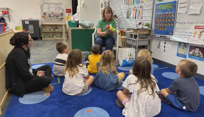 Great Apple Crunch in the classroom