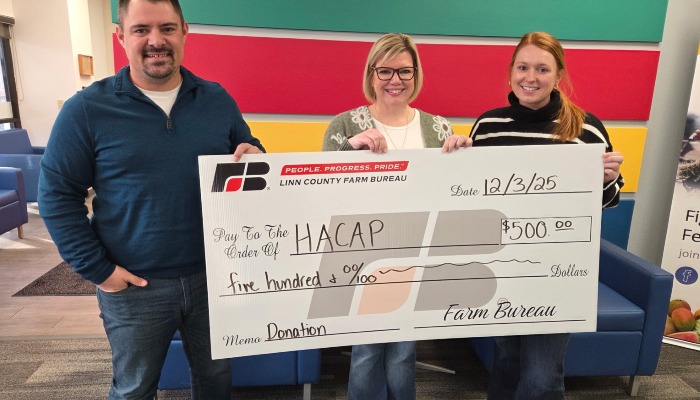 Linn County Farm Bureau Donates to HACAP Food Reservoir