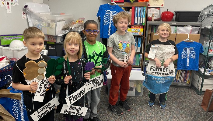 Maquoketa teacher honored for Excellence in Teaching about Agriculture 