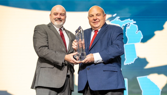 Iowa Farm Bureau programs and members receive highest award at 107th American Farm Bureau Annual Convention 