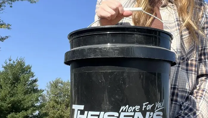 Warren County Farm Bureau members receive savings at Theisen’s