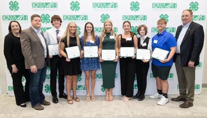 Iowa 4-H scholarships awarded