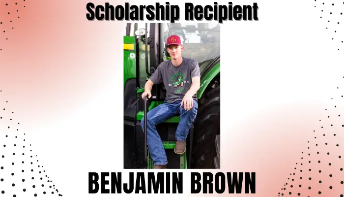 Ben Brown Receives Warren County Farm Bureau Scholarship