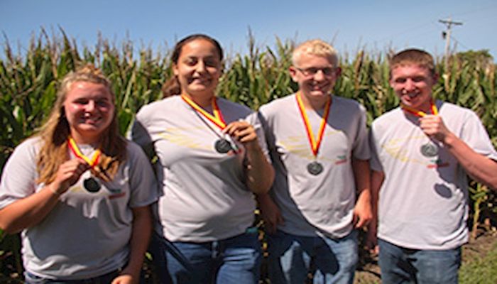 Iowa teams place first, second in 2016 Regional Crop Scouting Competition 